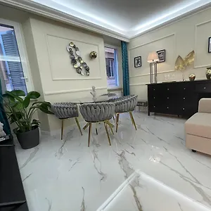 Spanish Steps Glamour & Sauna Luxury **** Appartamento